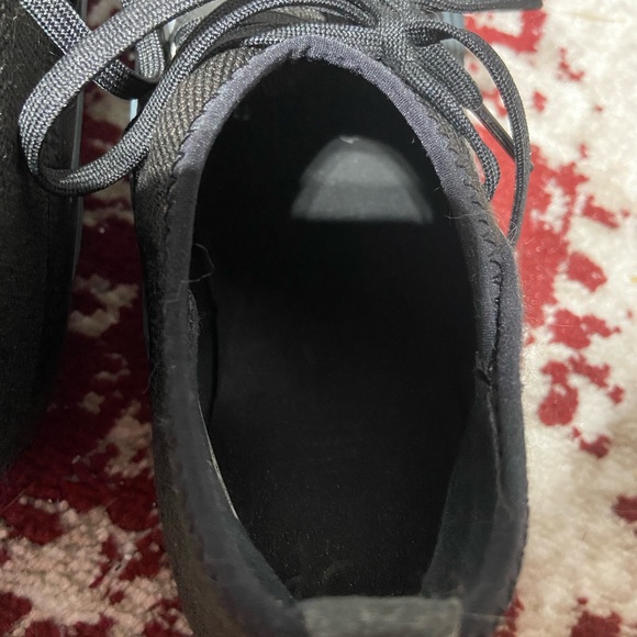 Adidas Predator Edge Gray and Black Sneakers. Size 11 - Picture 4 of 7